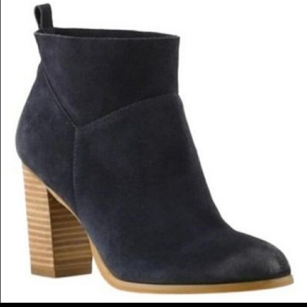 Crown Vintage Rita Black Ankle  Booties 9M